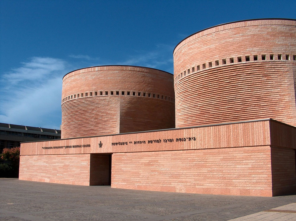 MARIO BOTTA IN TEL AVIV SYNAGOGUE 