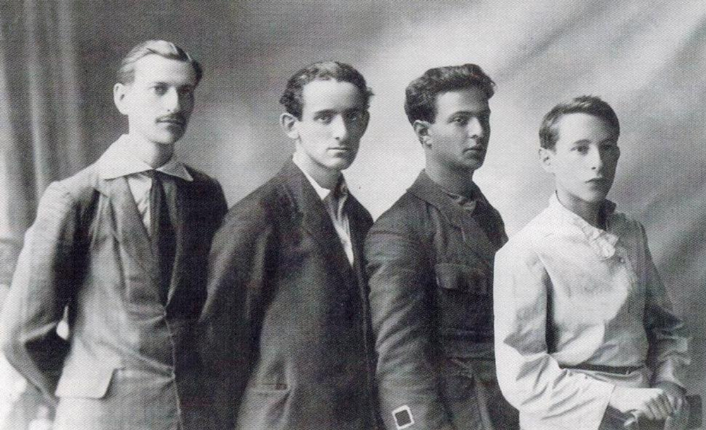 group of four people 1922 russia lazar khidekel second from left