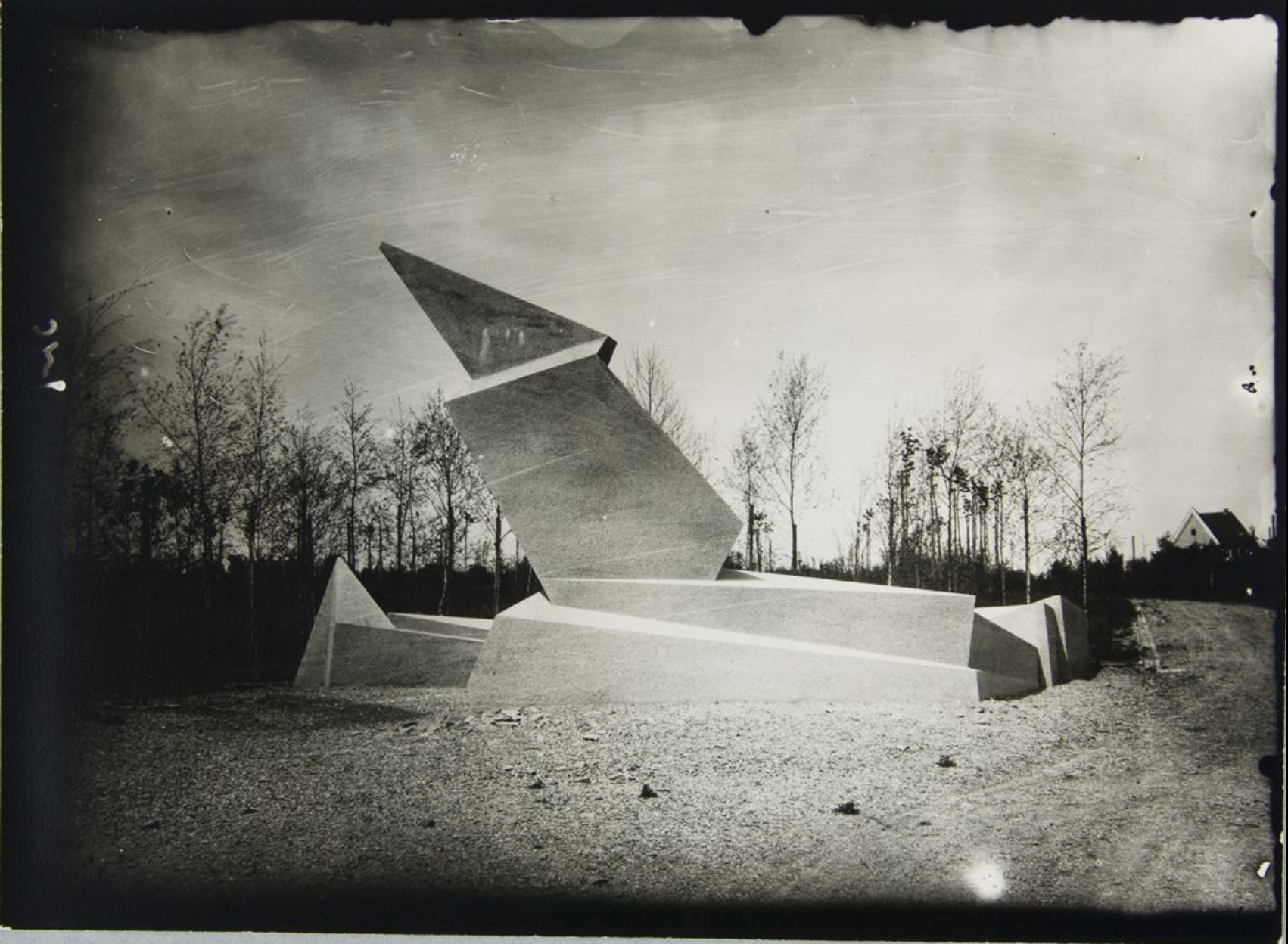 memorial now destroyed by walter gropius