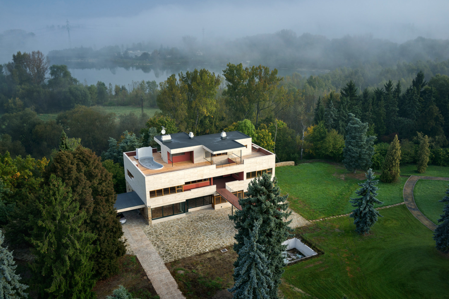 Czech Modernist Villa Volman newly restored