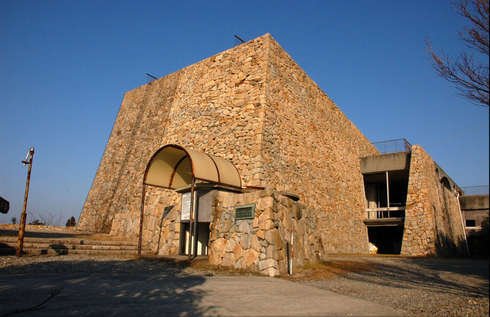 memorial hall hyago japan exterior view 