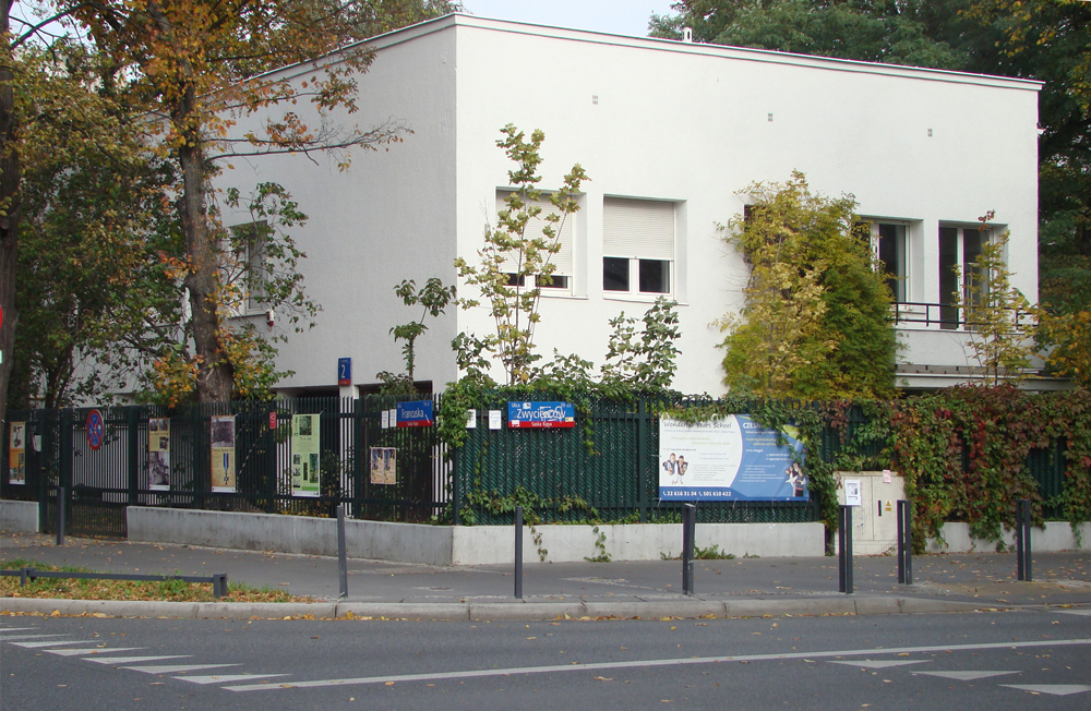 modernist villa in Warsaw