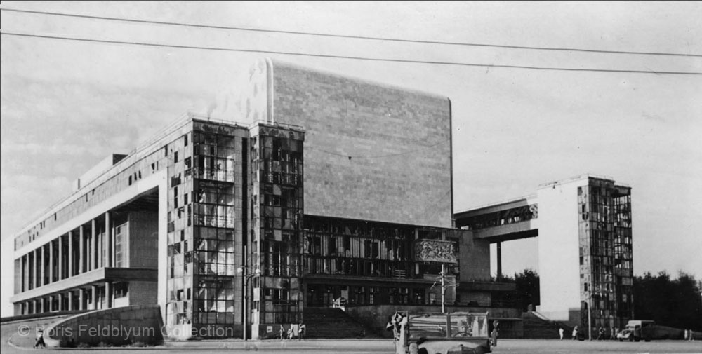 Vladimir Shchuko and Vladimir Gelfreich architecture Maxim Gorky Theatre Revolutsionayya Square Rostov-on-Don Constructivist 