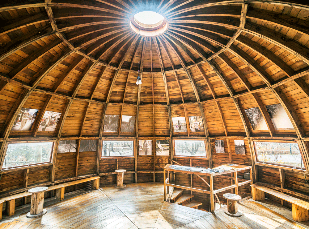 interior view of the kugelmugel in the vienna prater designer edwin lipburger