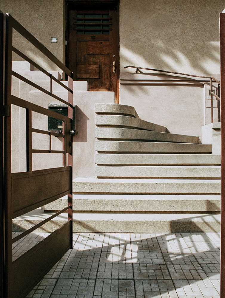 bucharest modernism 1930s entrance to the front door of a house 