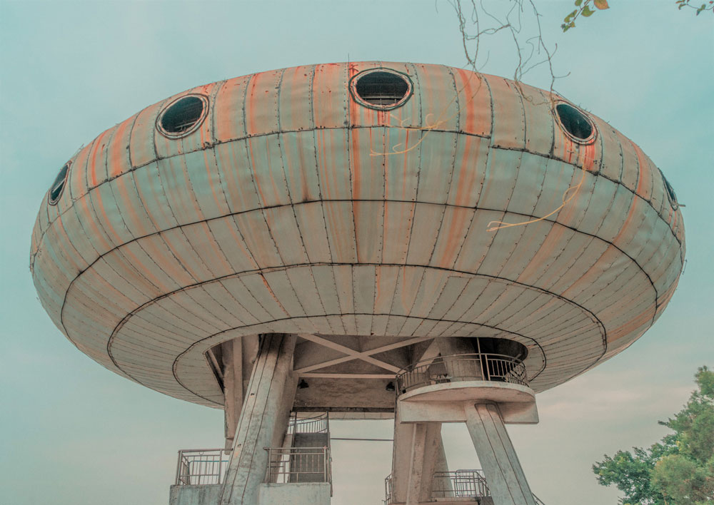 Urbex 'Urban Exploration' Abandoned Chinese Theme Park