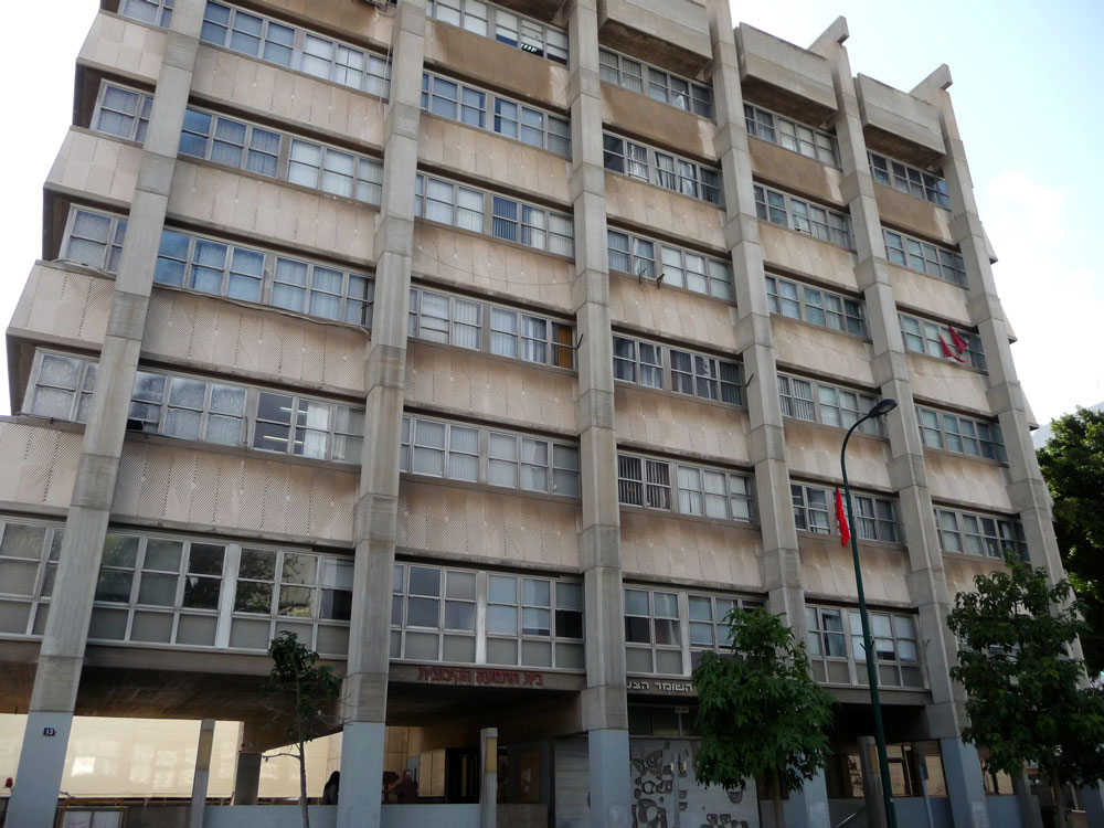 Kibbutz House Tel Aviv by Bauhaus architect Shmuel Mestechekin