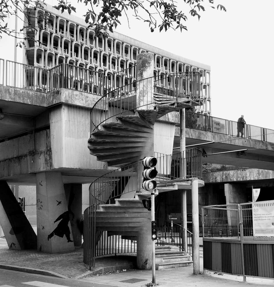 side view and spiral stairs hotel de ville bobigny