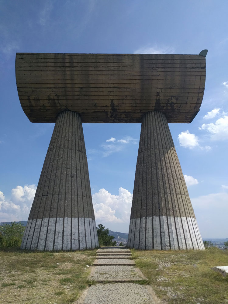 Spomenik Kosovo