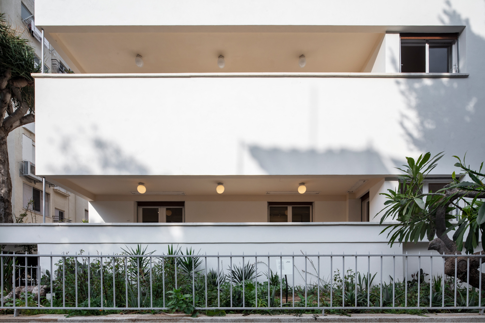 balconies to street of Liebling Haus Tel Aviv International style architecture