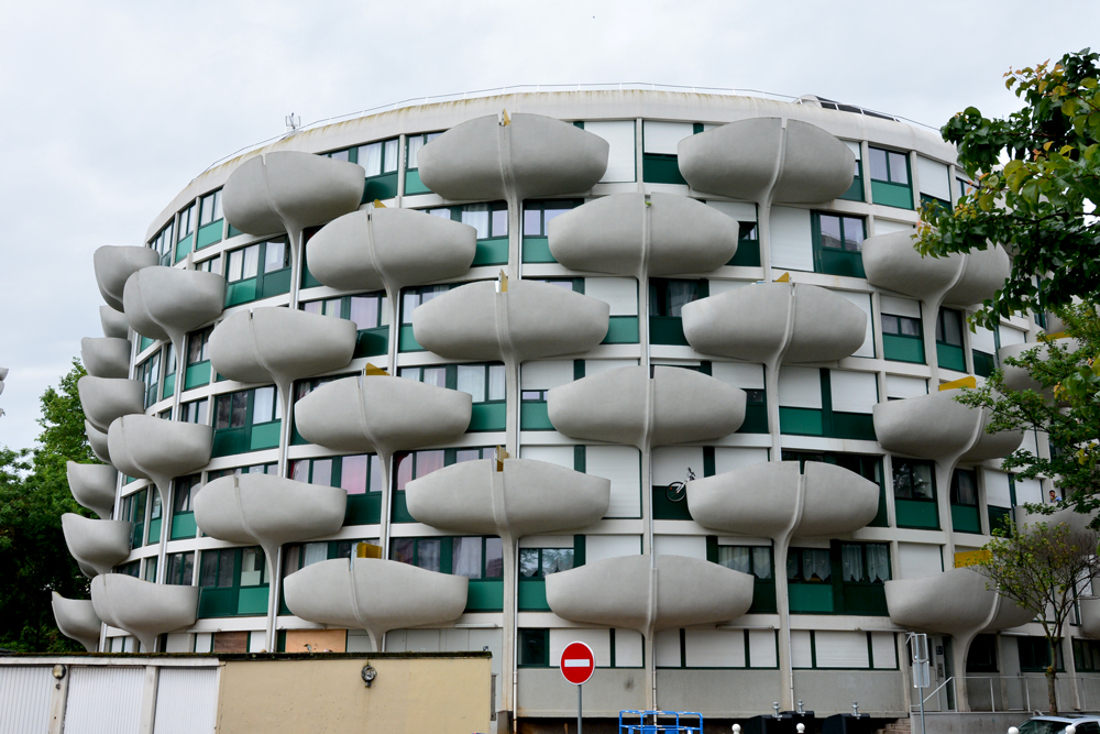 lower floors of a Les Choux with turquoise cladding 