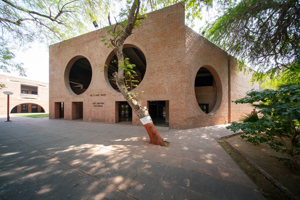 facade and brickwork of Louis Khan Plaza