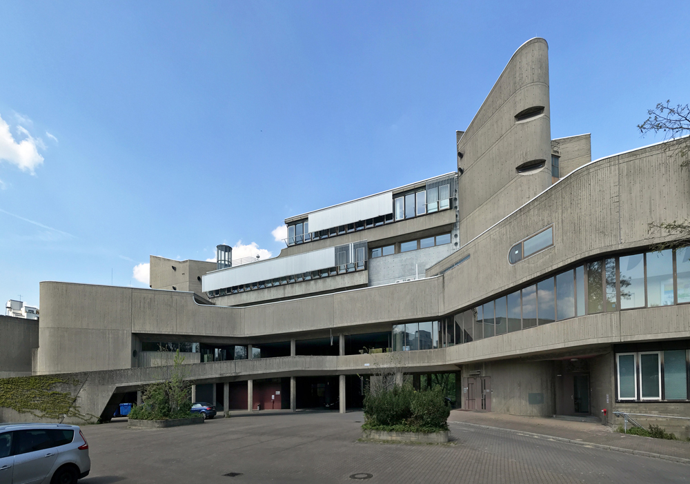 entrance to hygieneinstitut