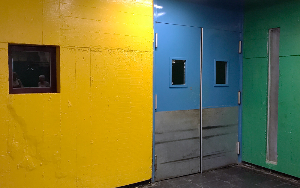 yello and blue doors in la maison radieuse