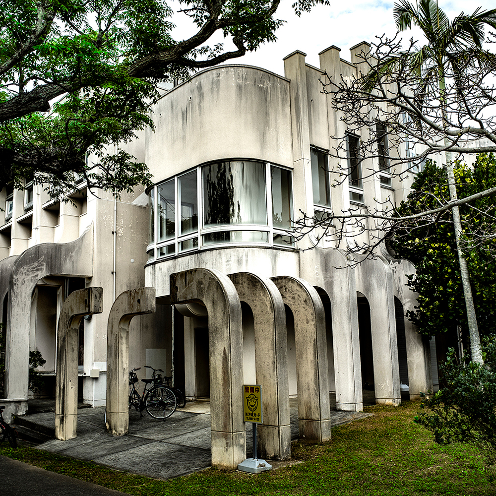 facade concrete detail