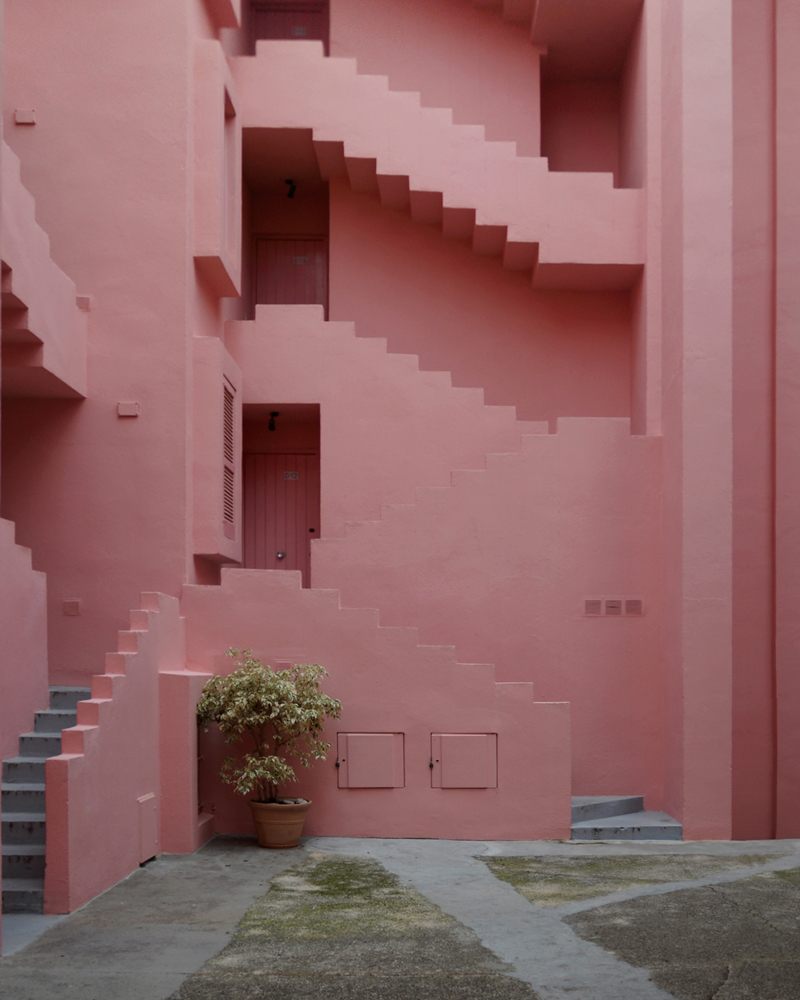 rose building detail La Muralla Roja 