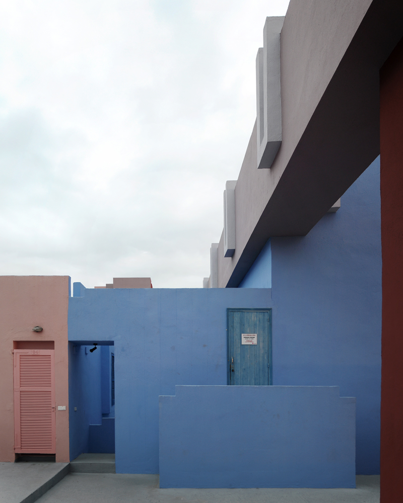 tri coloured buildings calpe by bofill
