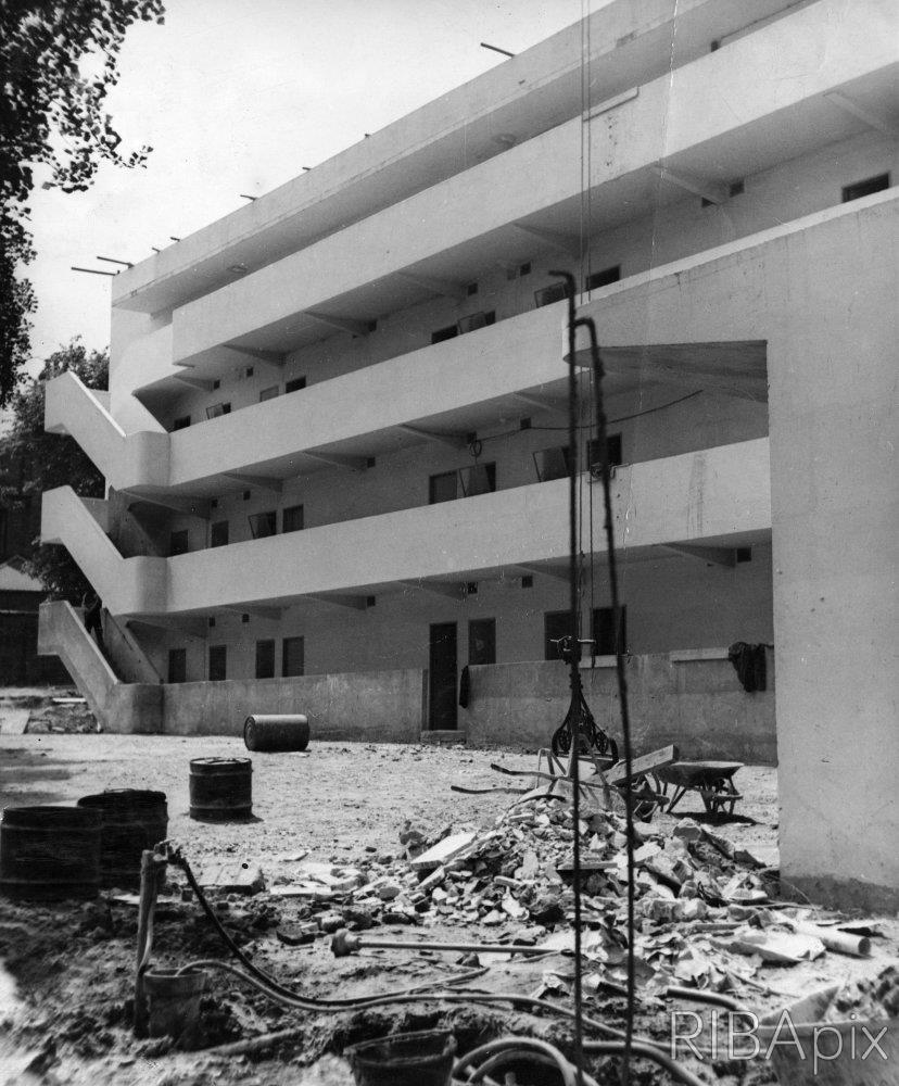 isokon being built 1929