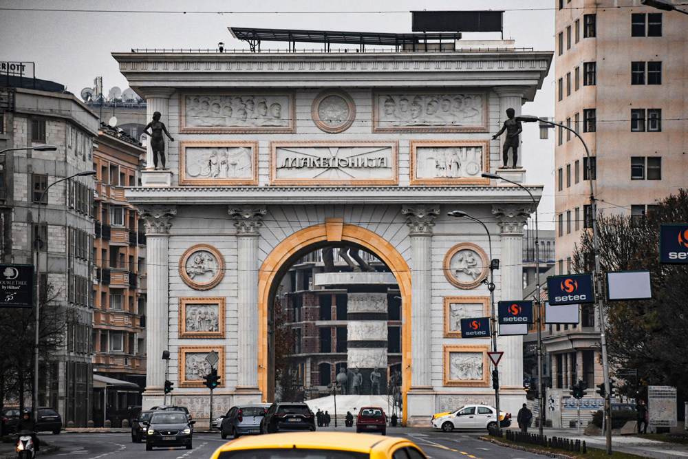 triumphal arch with images of Alexander the Great