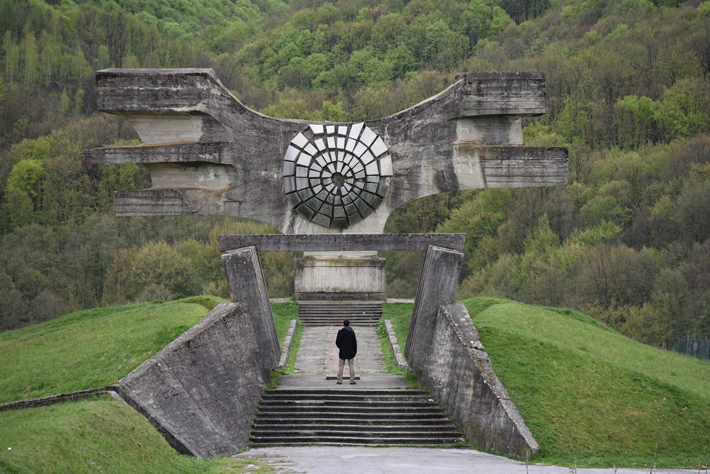 Dušan-Džamonja monument