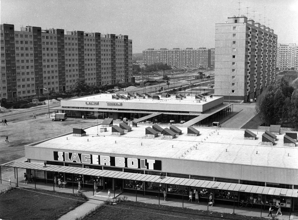 shopping centre 1975 budapest suburb