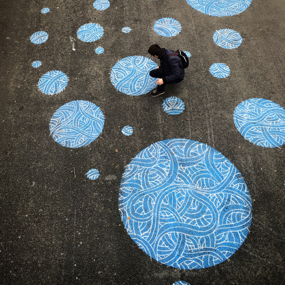 lines and circles paris streets