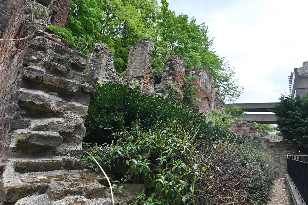 roman wall city of london